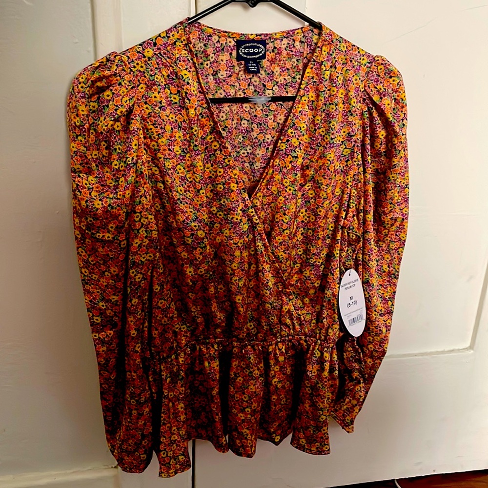 Scoop floral woman’s shirt